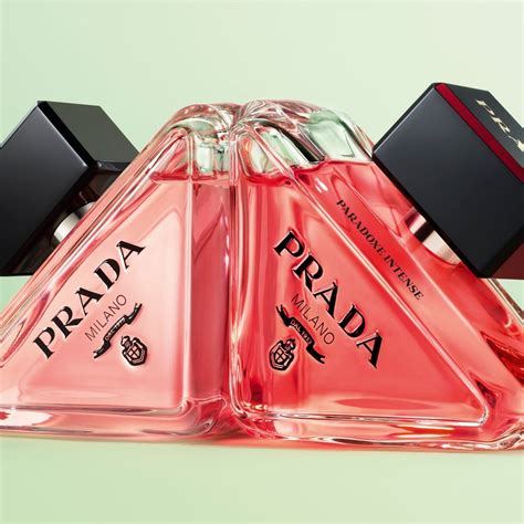 perfume prada triangulo|fragrantica prada paradoxe intense.